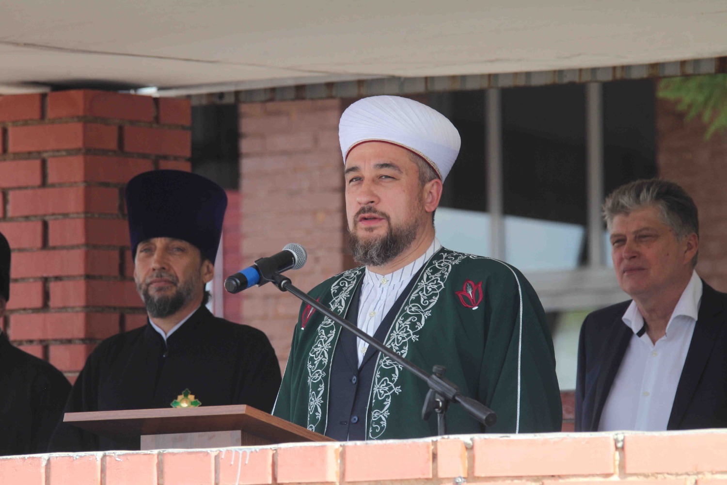 Олег Яровиков