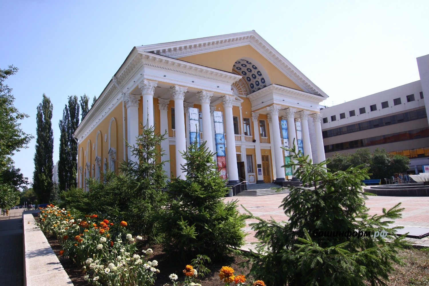 Валерий Шахов  кинотеатр "Родина"