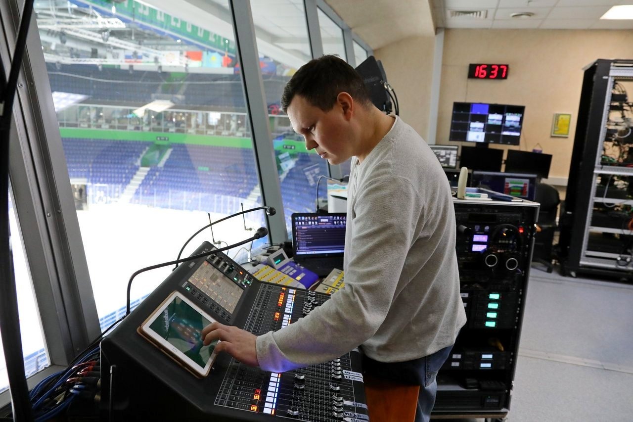 Валерий Шахов    Специалист по звуку на "Уф-Арене" Артур Халиков