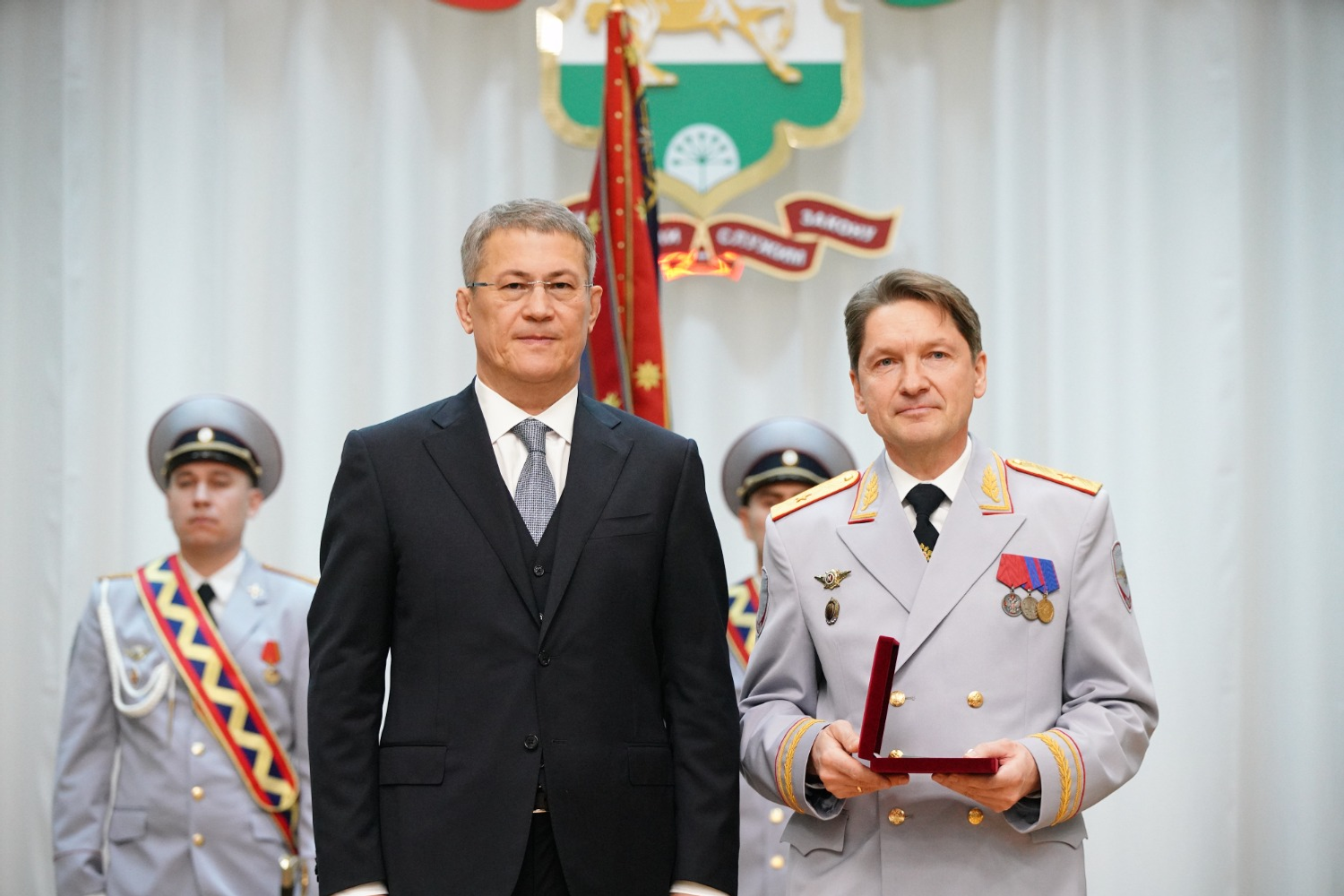 Олег Яровиков Генерал-майор полиции Евгений Полтавец (справа)