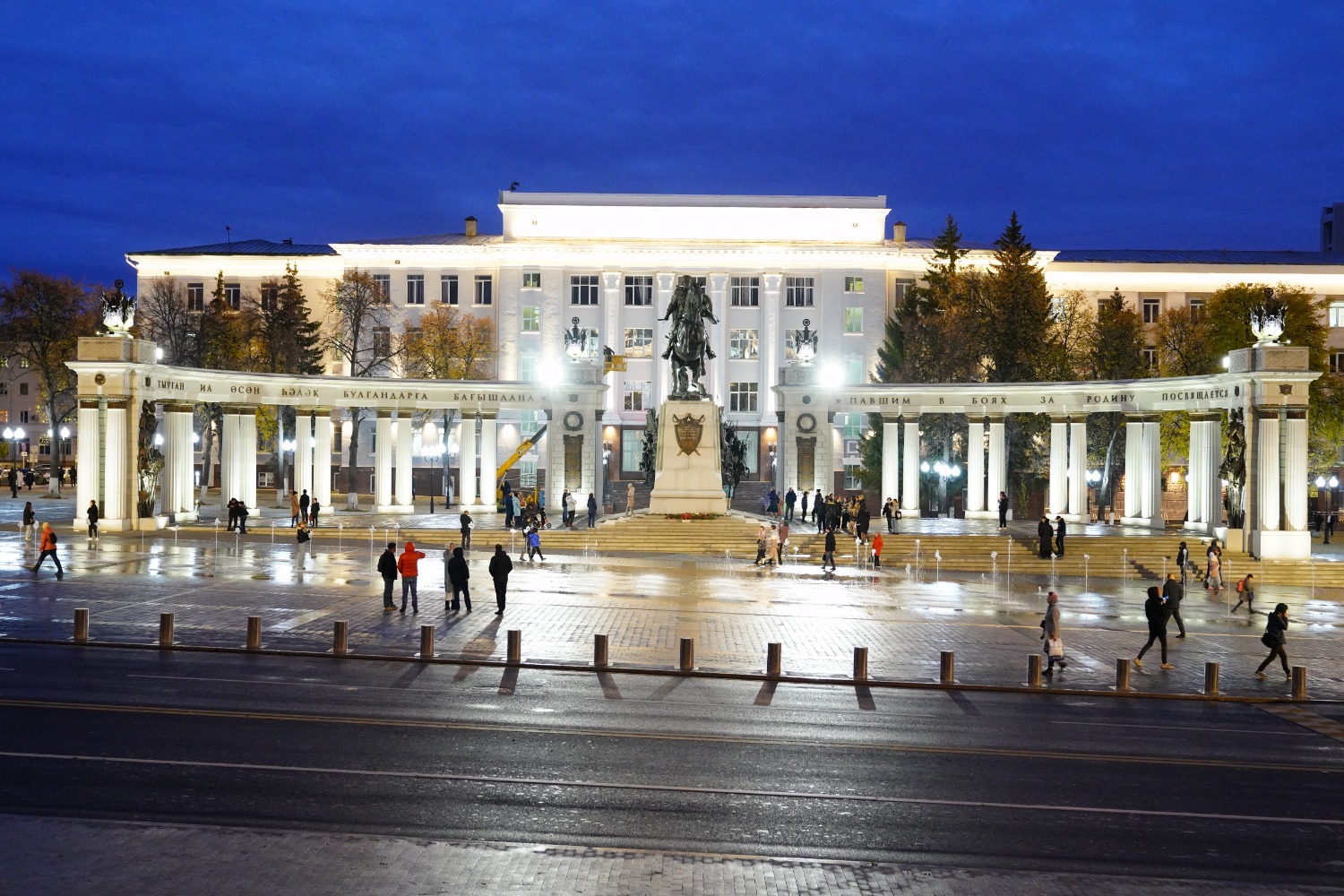 Олег Яровиков