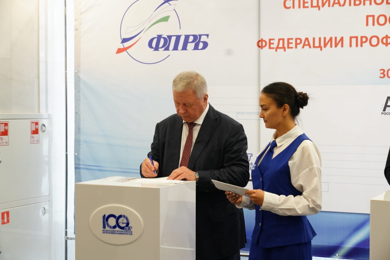 Олег Яровиков