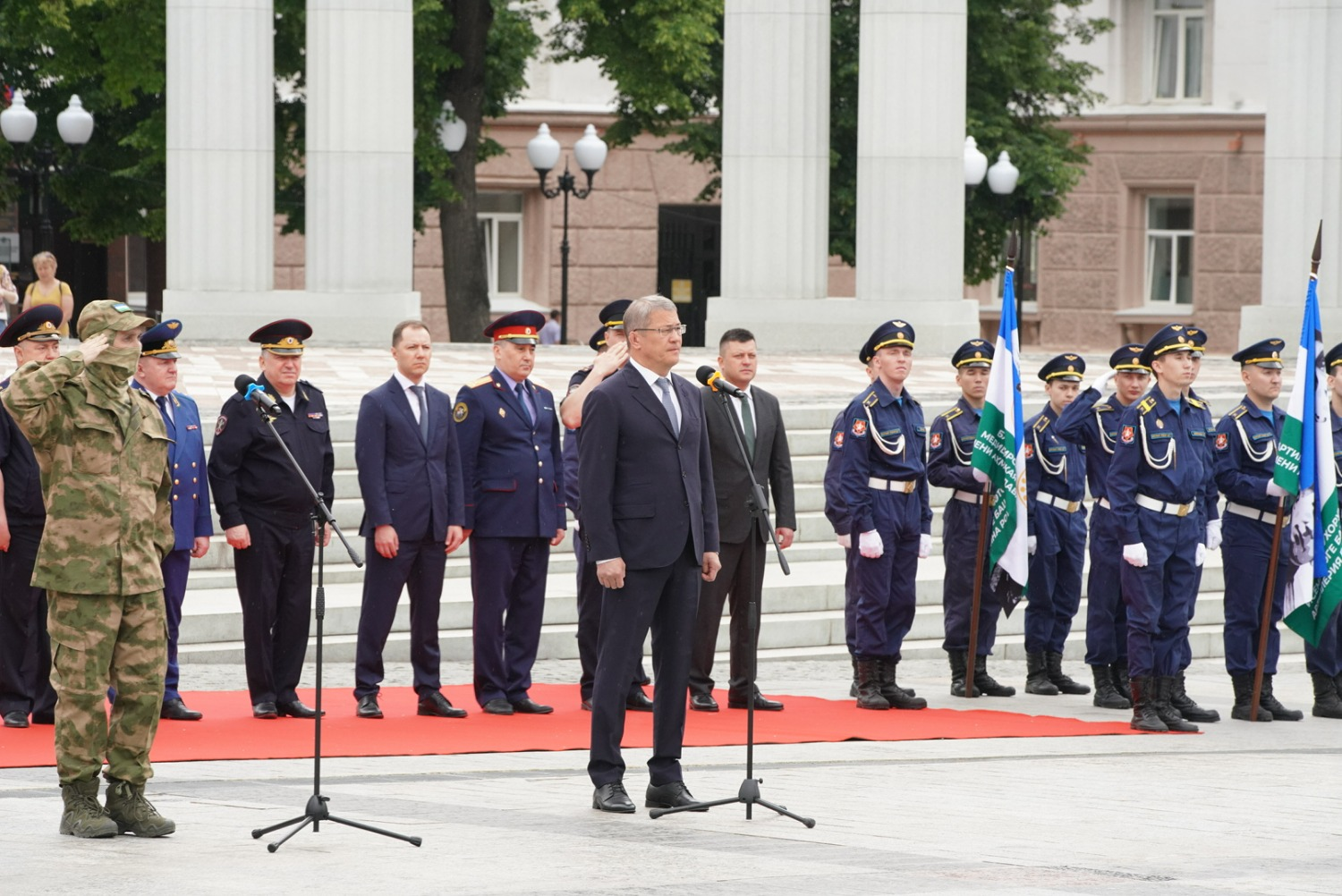 Олег Яровиков