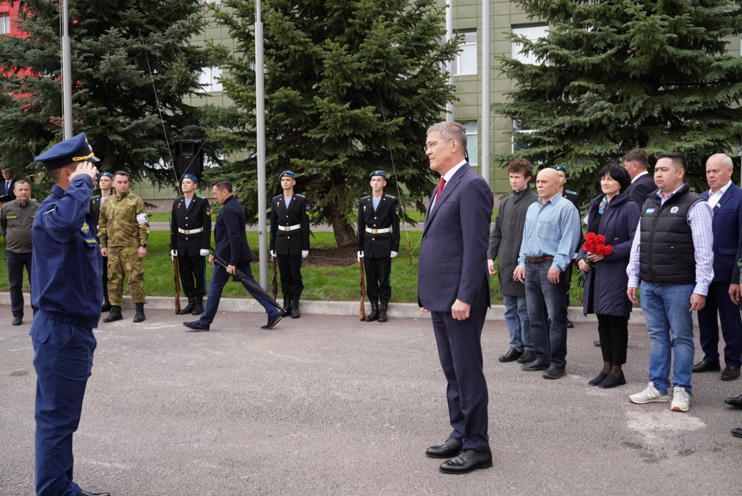 Олег Яровиков