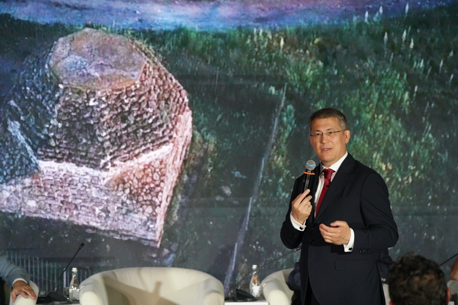 Олег Яровиков