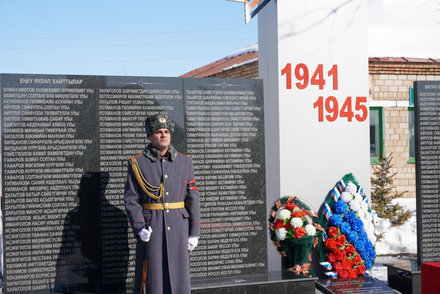 Олег Яровиков